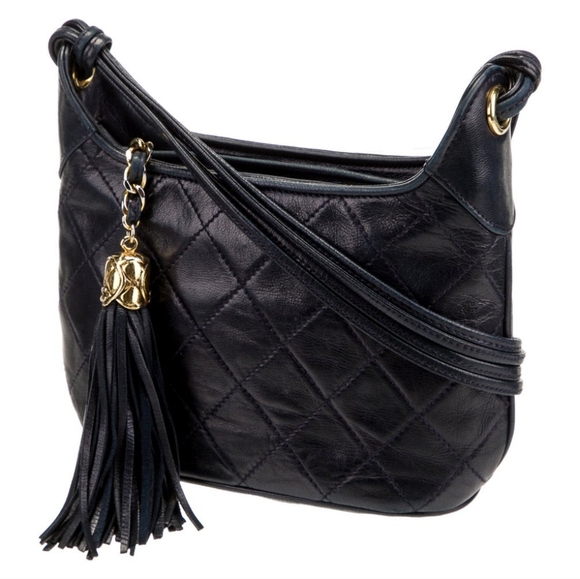 Chanel Vintage Quilted Tassel Shoulder Bag with COA - Picture 5 of 16